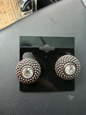 Vintage 90’s Joan Rivers Retro Silver-Tone Clip Earrings with Cream Inset